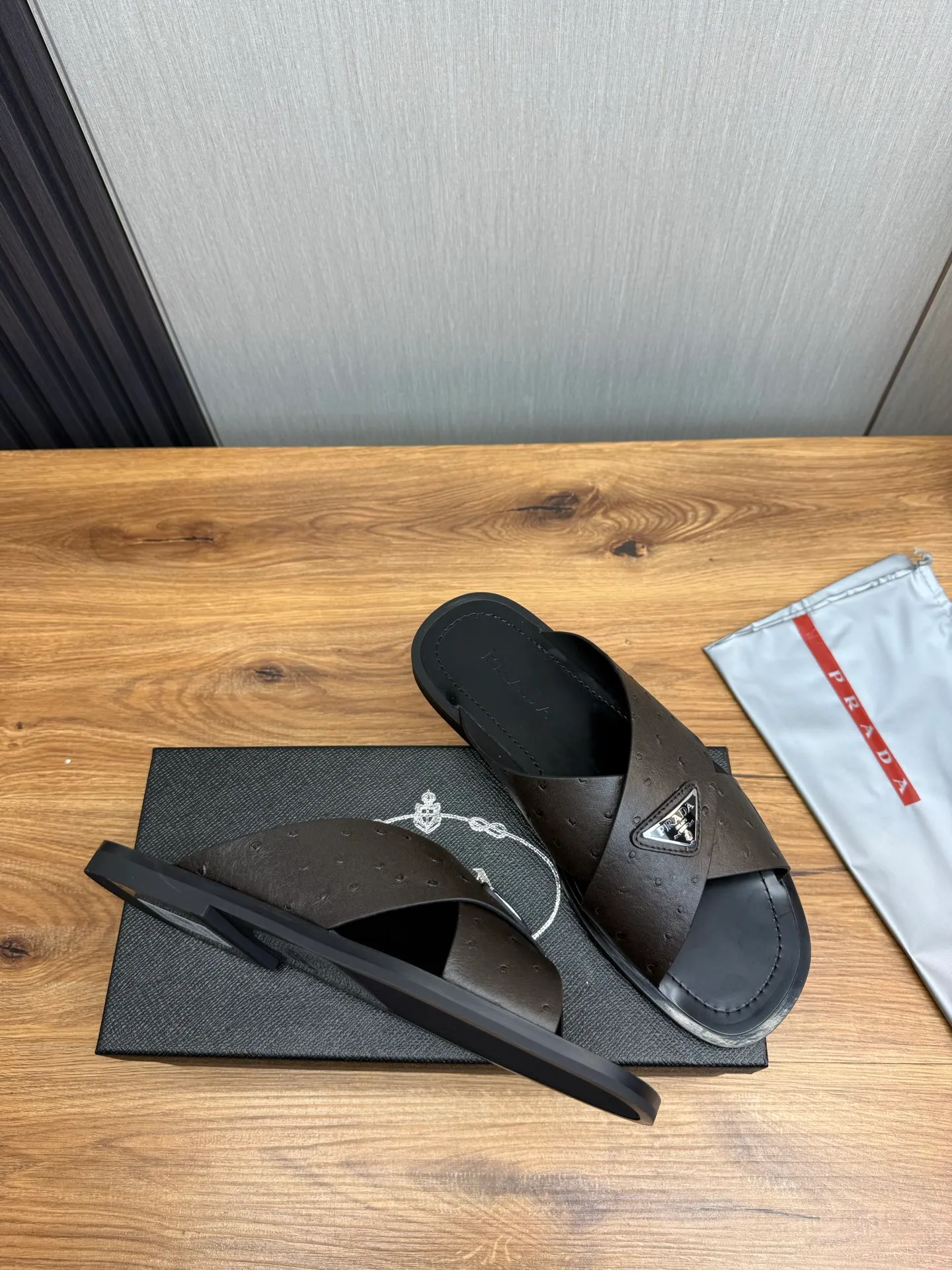 Factory price 340💰 ＰＲＡＤＡPrada - popular men's slippers hot sale 🔥 🩴Official website one to one production 38-45 sizes 45 46 🉑️Customized!